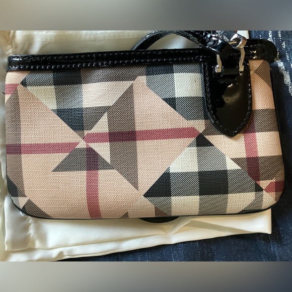 $ firm Burberry Wristlet Large - Picture 2 of 16